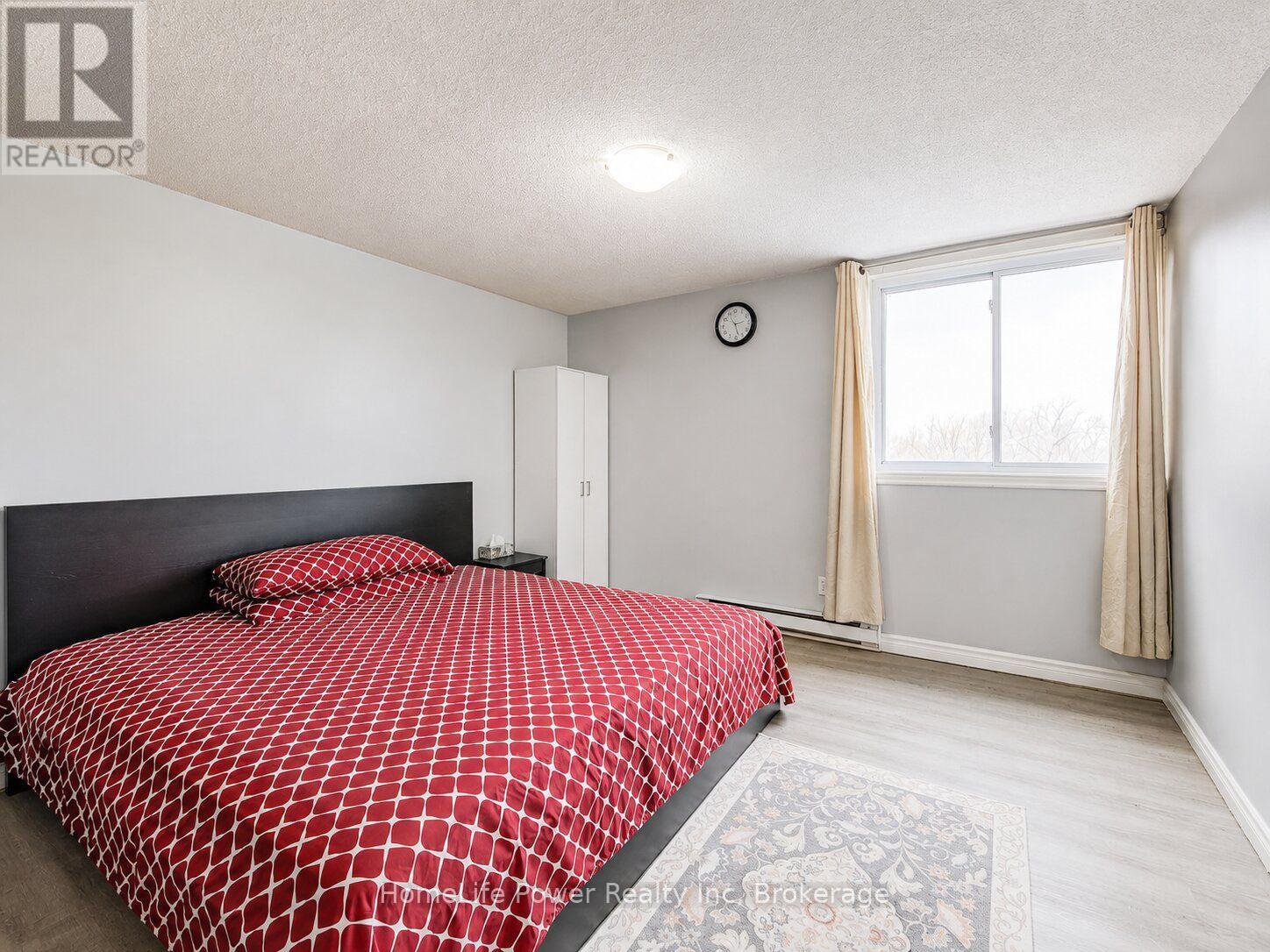 303 - 4 Avalon Place, Kitchener, Ontario N2M 4N6 - Photo 10 - X13731908