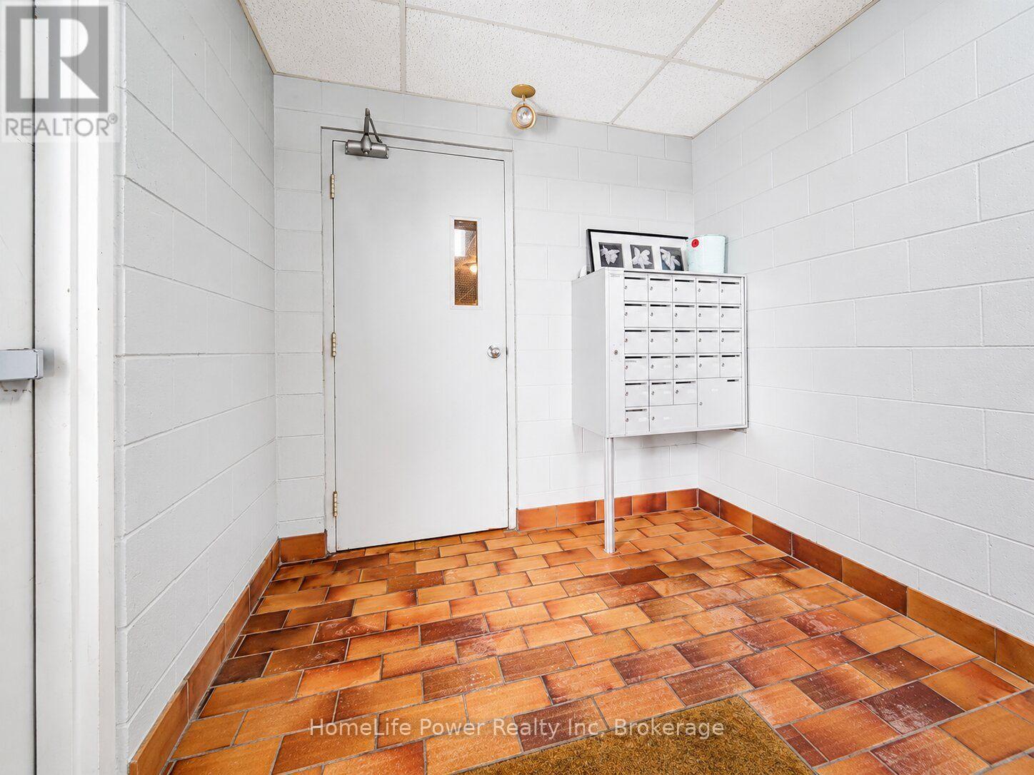 303 - 4 Avalon Place, Kitchener, Ontario N2M 4N6 - Photo 19 - X13731908