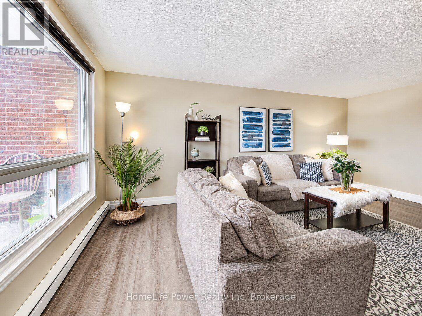303 - 4 Avalon Place, Kitchener, Ontario N2M 4N6 - Photo 2 - X13731908