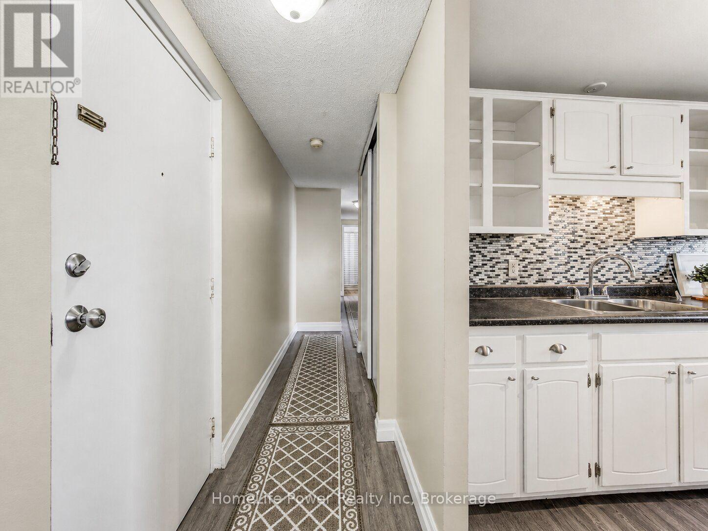 303 - 4 Avalon Place, Kitchener, Ontario N2M 4N6 - Photo 7 - X13731908