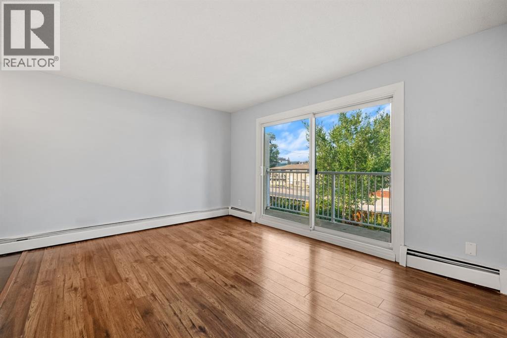 5, 4328 75 Street Nw, Calgary, Alberta  T3B 2M8 - Photo 2 - A2341152