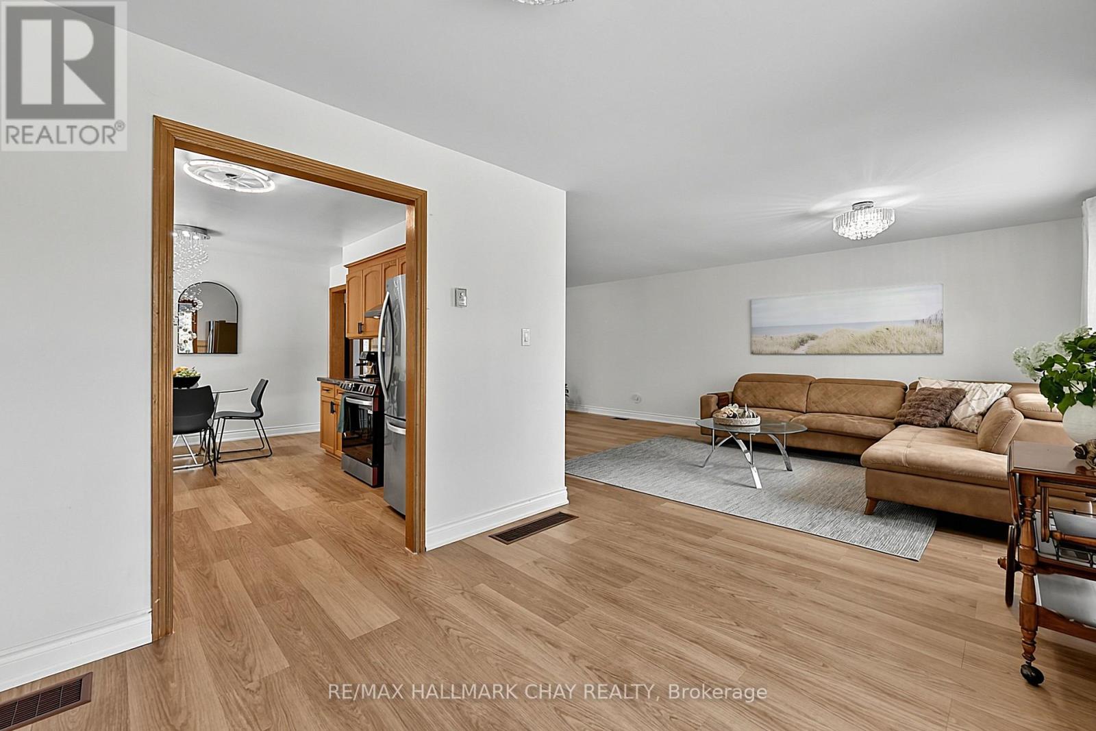 631 Lockhart Road, Innisfil, Ontario  L9S 3E5 - Photo 8 - N13732090
