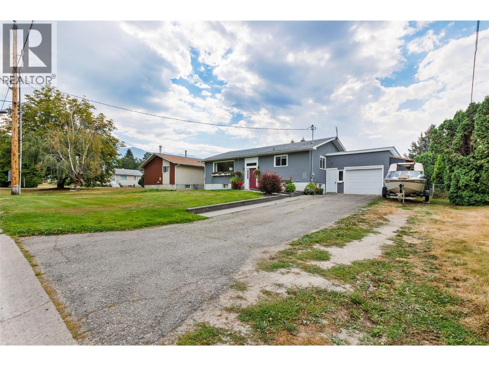 2121 Ash Street, Creston, British Columbia V0B 1G5 - Photo 2 - 10399349