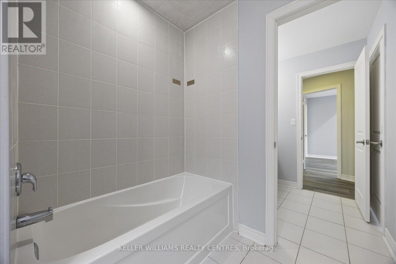Main & Second Floor - 277 Gibson Circle, Bradford West Gwillimbury (Bradford), Ontario  L3Z 0X2 - Photo 28 - N13732098