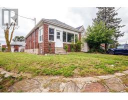 758 JANE STREET, Toronto, Ontario