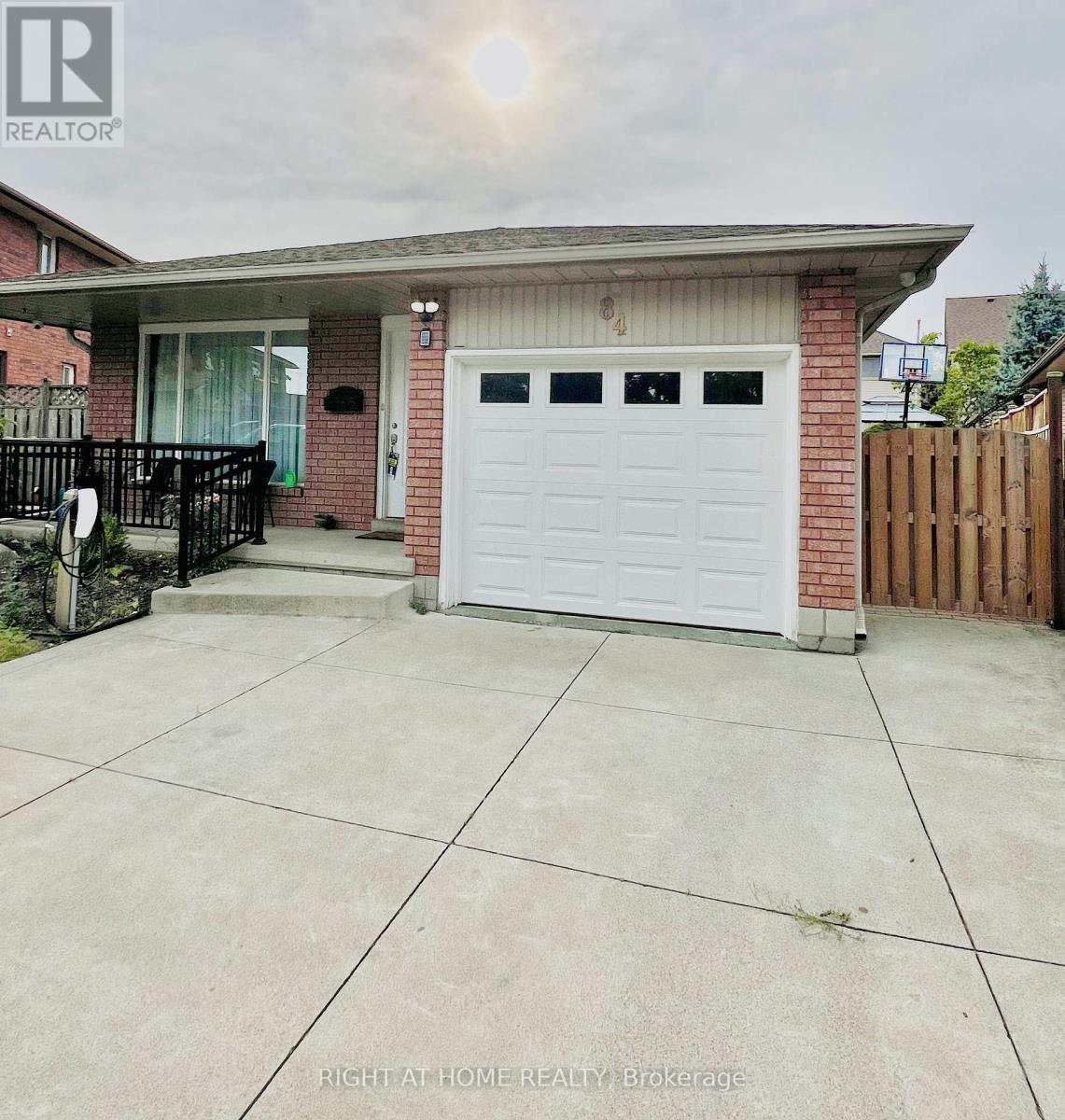 84 JUNIPER DRIVE, Hamilton, Ontario