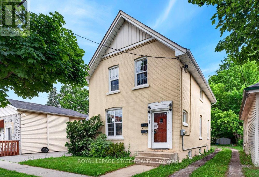 221 GRAND RIVER AVENUE, Brantford, Ontario