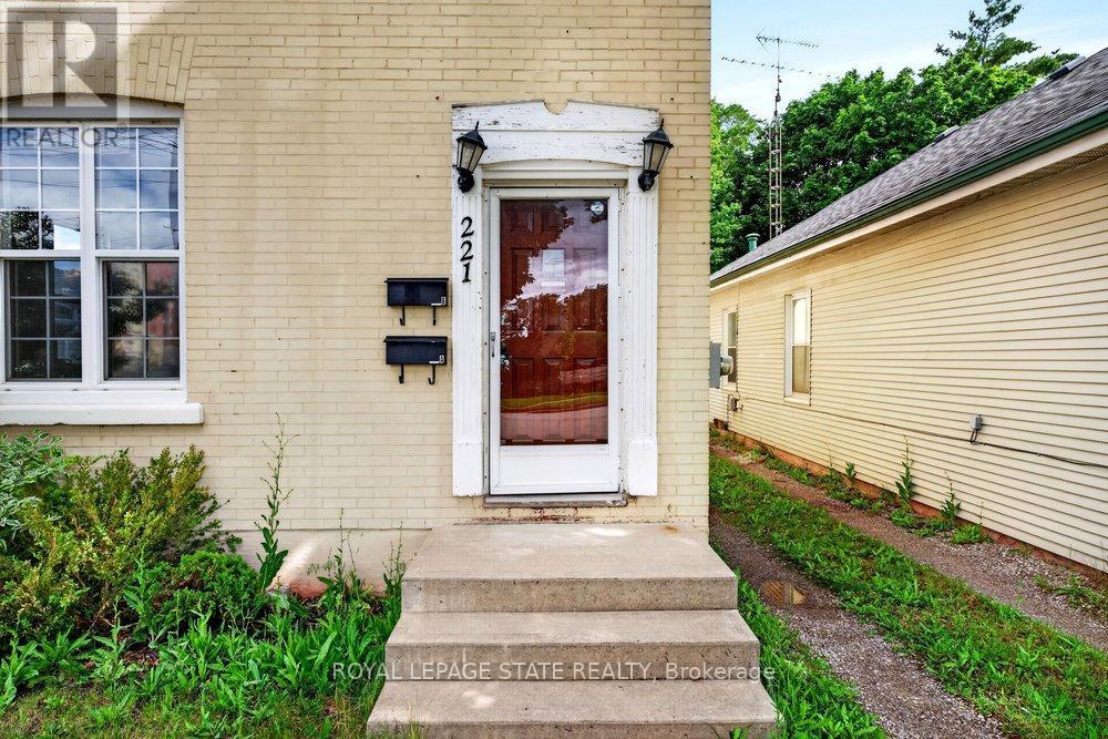 221 Grand River Avenue, Brantford, Ontario  N3T 4Y3 - Photo 4 - X13450362