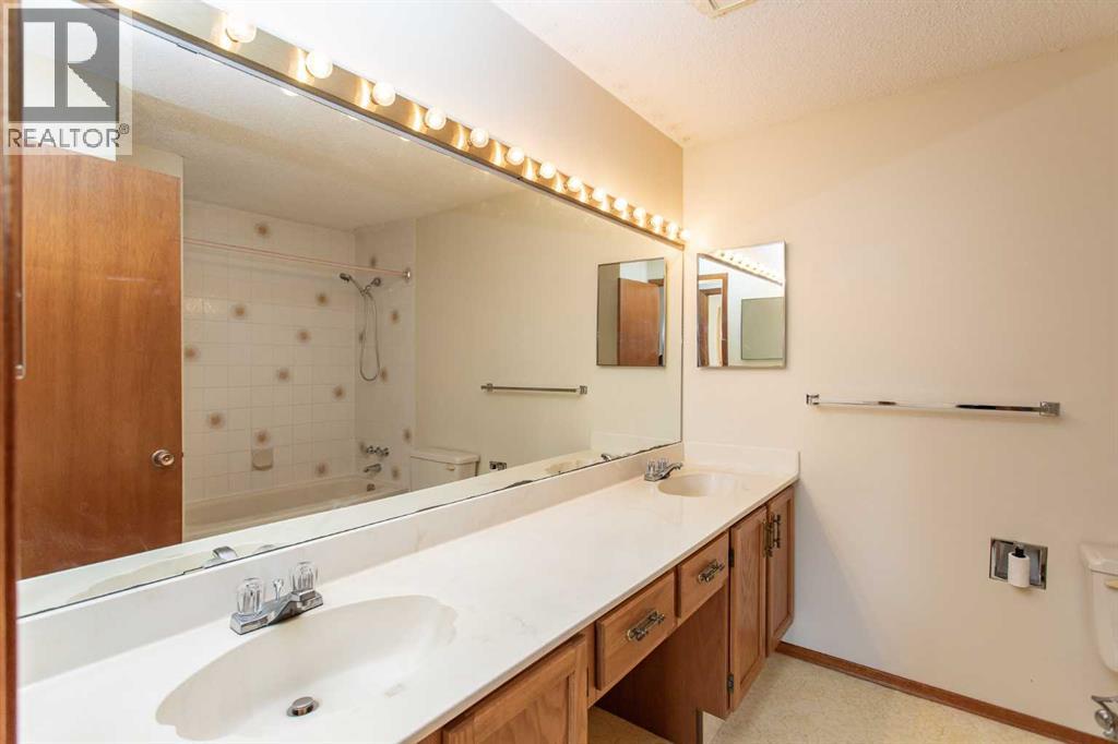 9 Rollis Street, Red Deer, Alberta  T4P 2Y6 - Photo 21 - A2340765