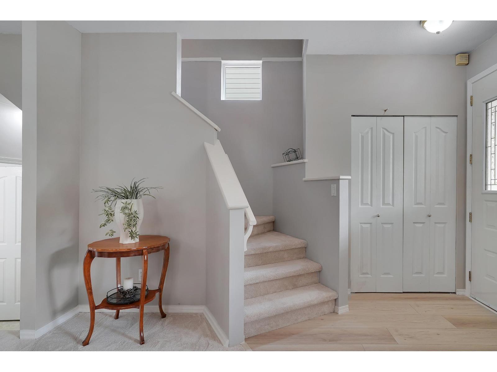 18539 67a Avenue, Surrey, British Columbia  V3S 9B5 - Photo 5 - R3159650