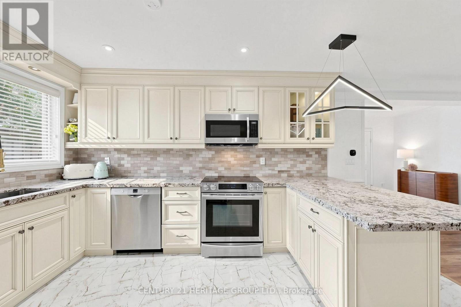 162 Laverock Avenue, Richmond Hill, Ontario  L4C 4K2 - Photo 16 - N13731710