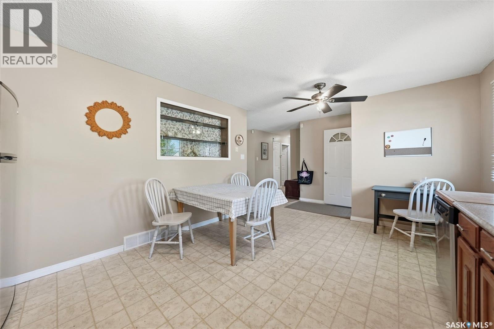 946 13th Street W, Prince Albert, Saskatchewan  S6V 3H6 - Photo 12 - SK047144
