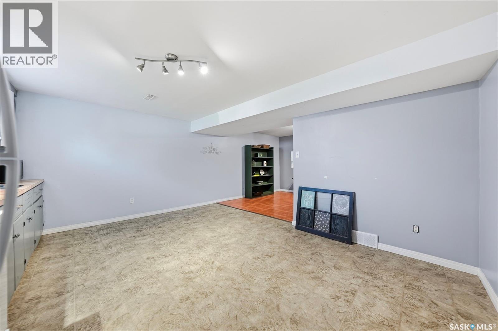 946 13th Street W, Prince Albert, Saskatchewan  S6V 3H6 - Photo 24 - SK047144