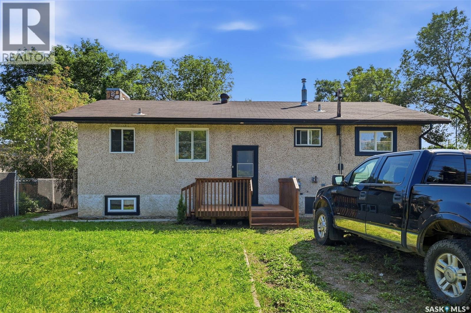946 13th Street W, Prince Albert, Saskatchewan  S6V 3H6 - Photo 32 - SK047144