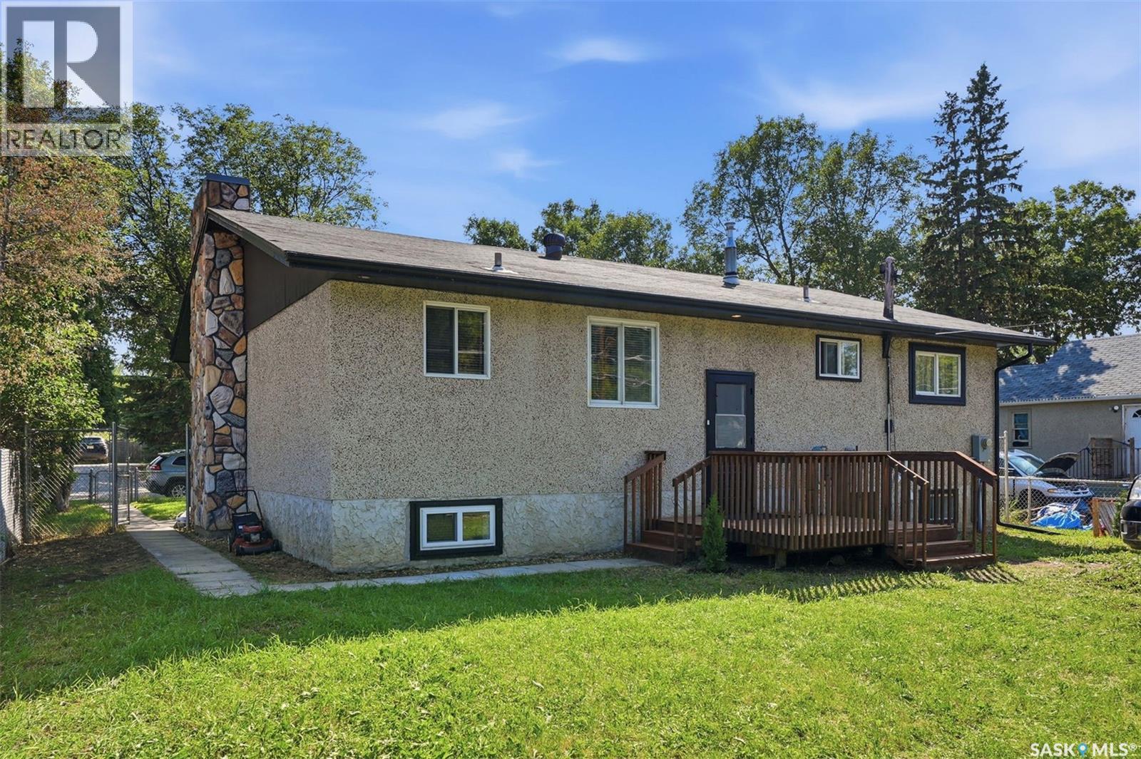 946 13th Street W, Prince Albert, Saskatchewan  S6V 3H6 - Photo 33 - SK047144