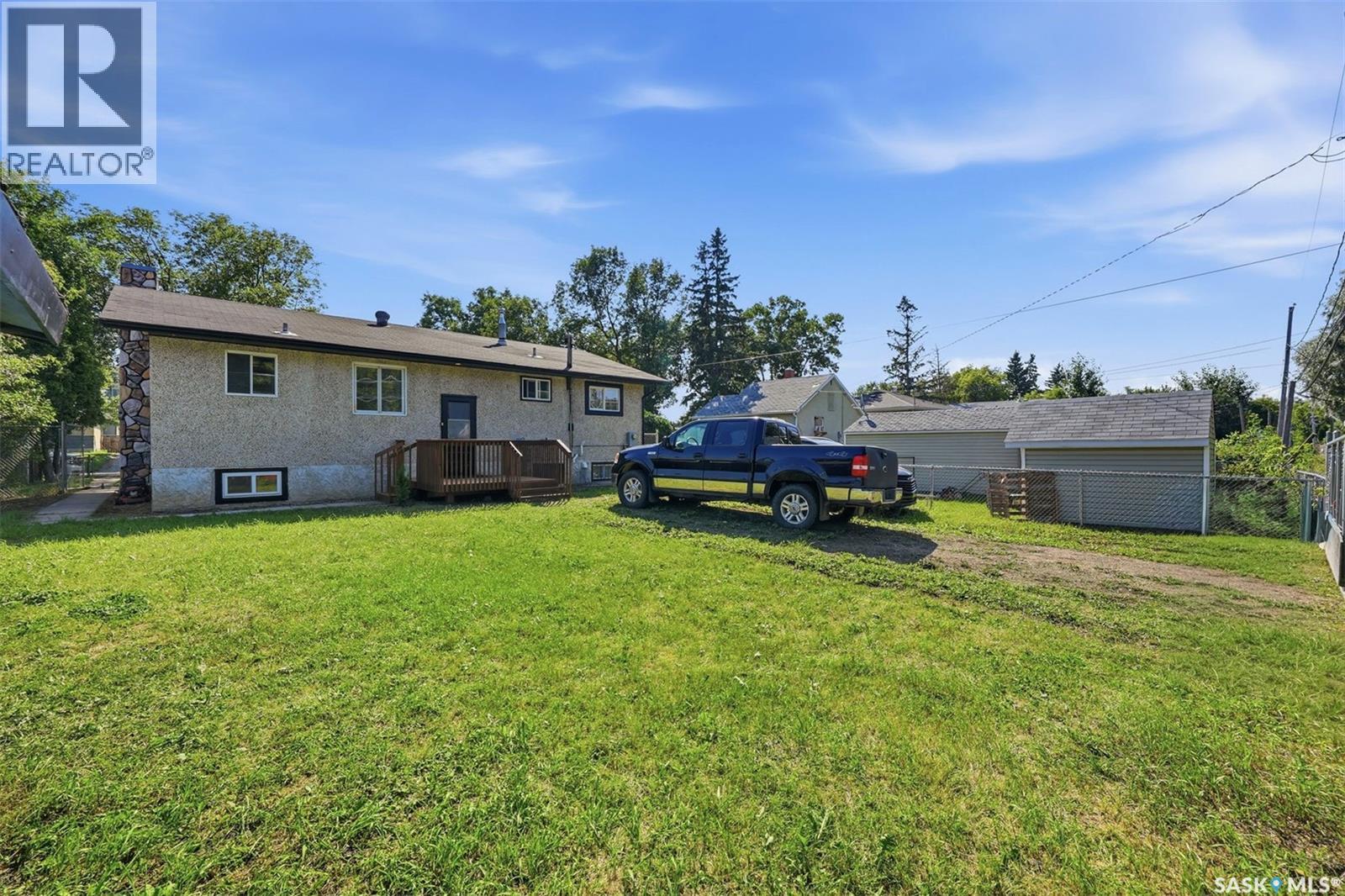 946 13th Street W, Prince Albert, Saskatchewan  S6V 3H6 - Photo 34 - SK047144