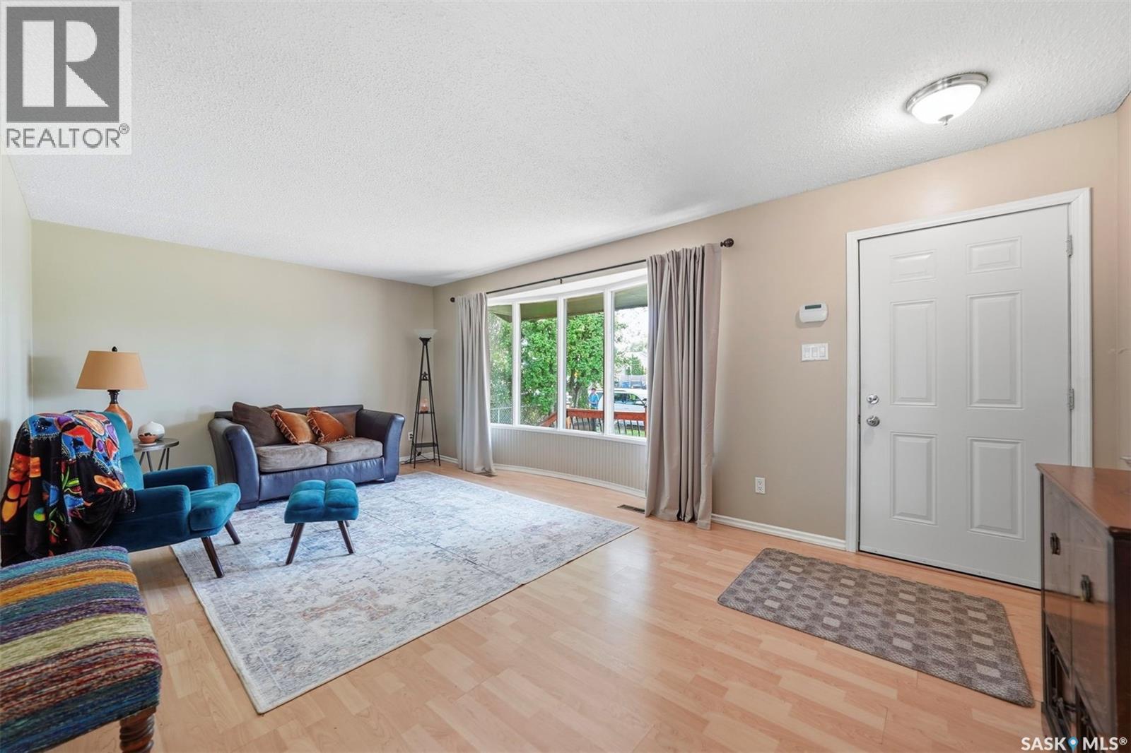 946 13th Street W, Prince Albert, Saskatchewan  S6V 3H6 - Photo 4 - SK047144