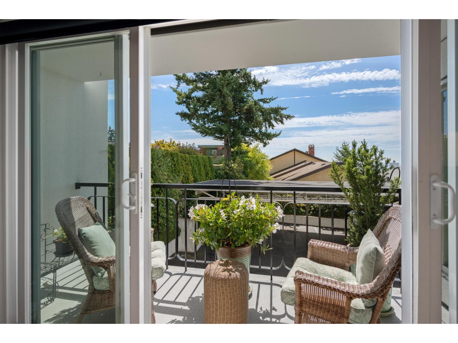 204 15070 Prospect Avenue, White Rock, British Columbia  V4B 2B7 - Photo 14 - R3158258