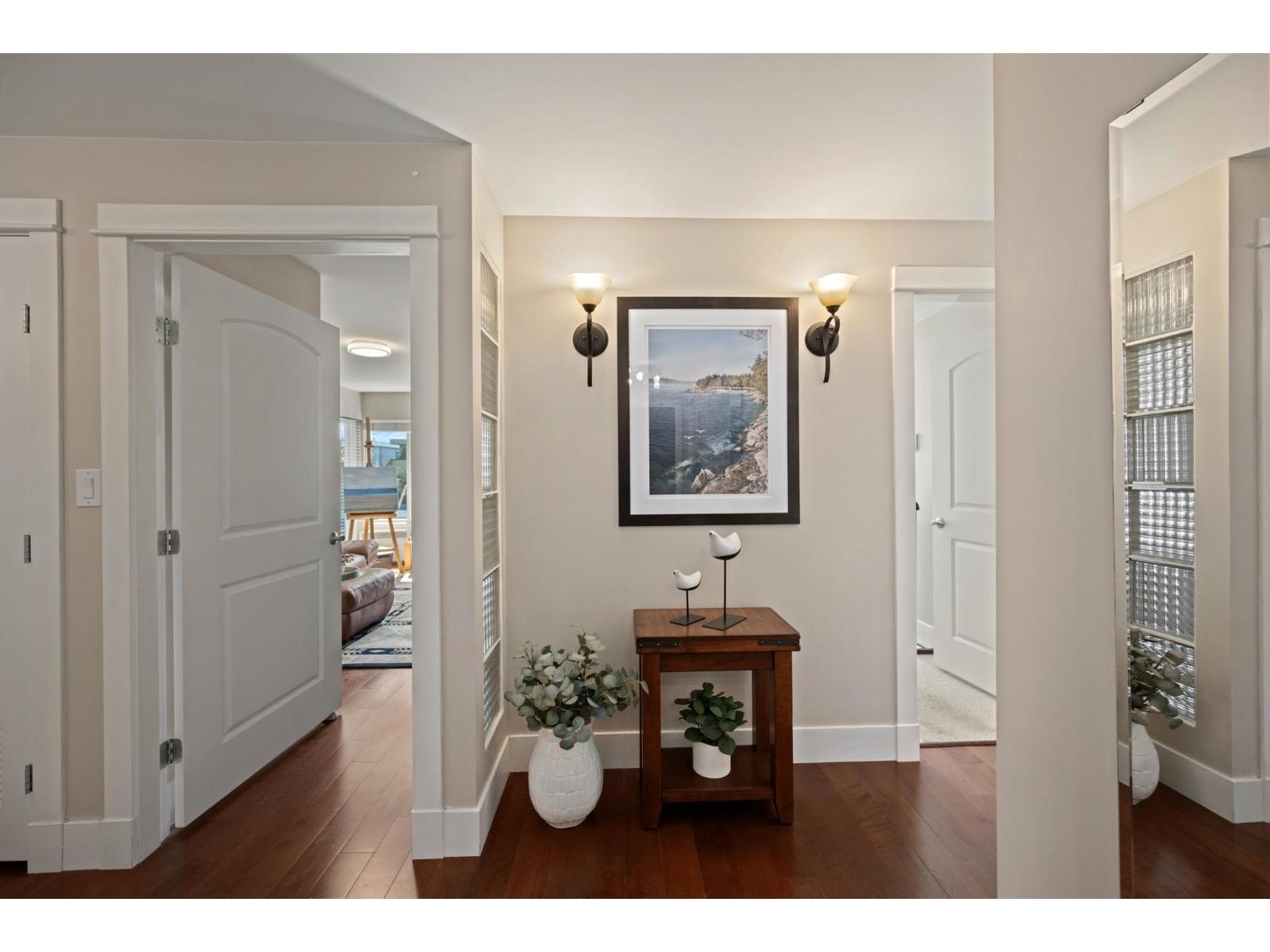 204 15070 Prospect Avenue, White Rock, British Columbia  V4B 2B7 - Photo 9 - R3158258