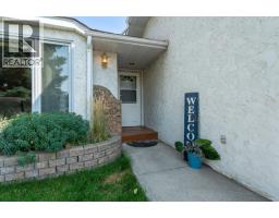 906 7 Street SE, High River, Alberta
