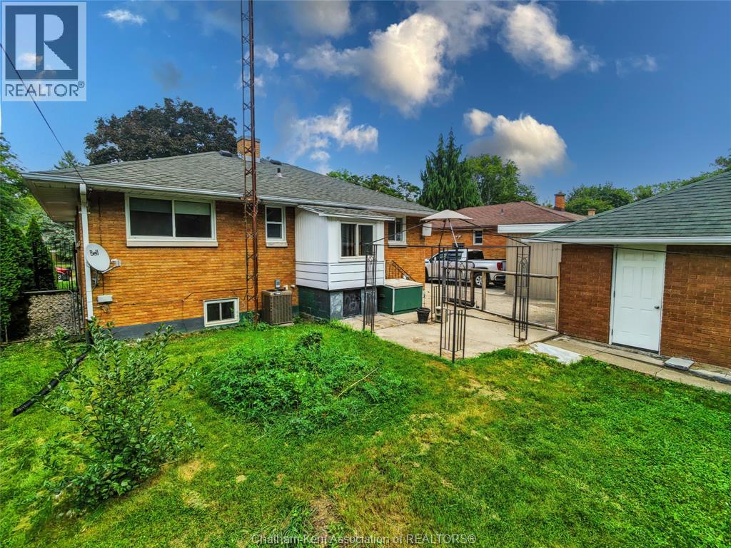 28 Woodland Avenue, Chatham, Ontario  N7L 2S6 - Photo 3 - 26020745