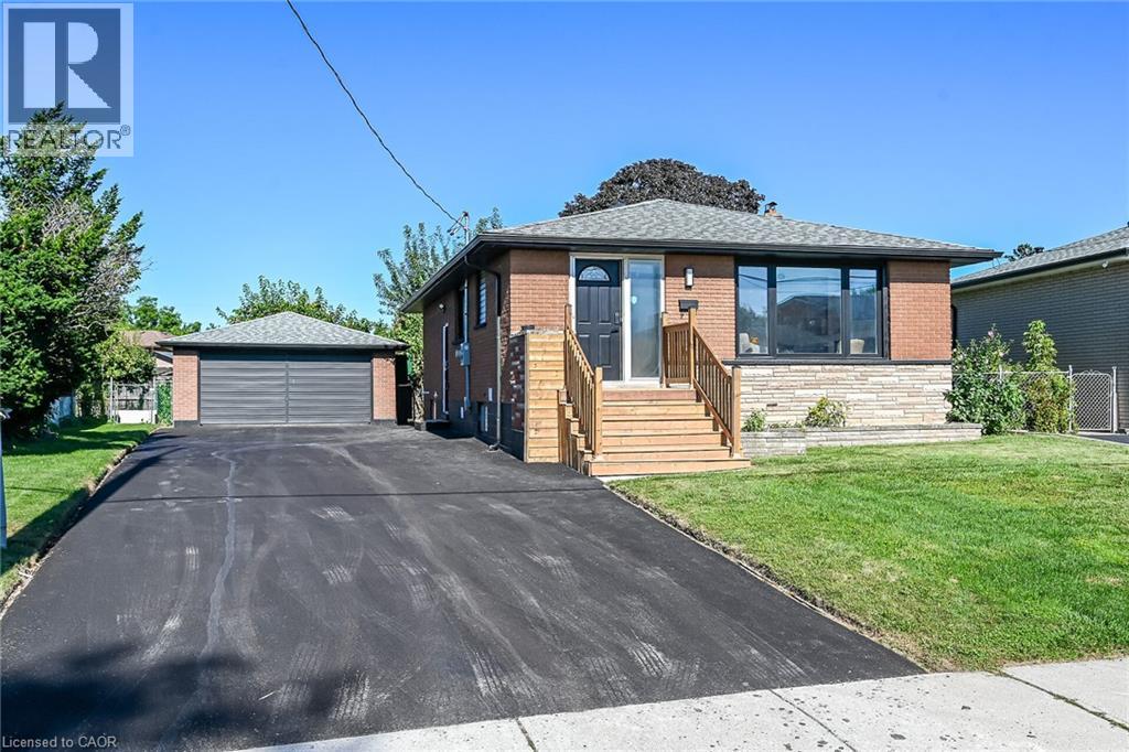 135 NUGENT Drive, Hamilton, Ontario