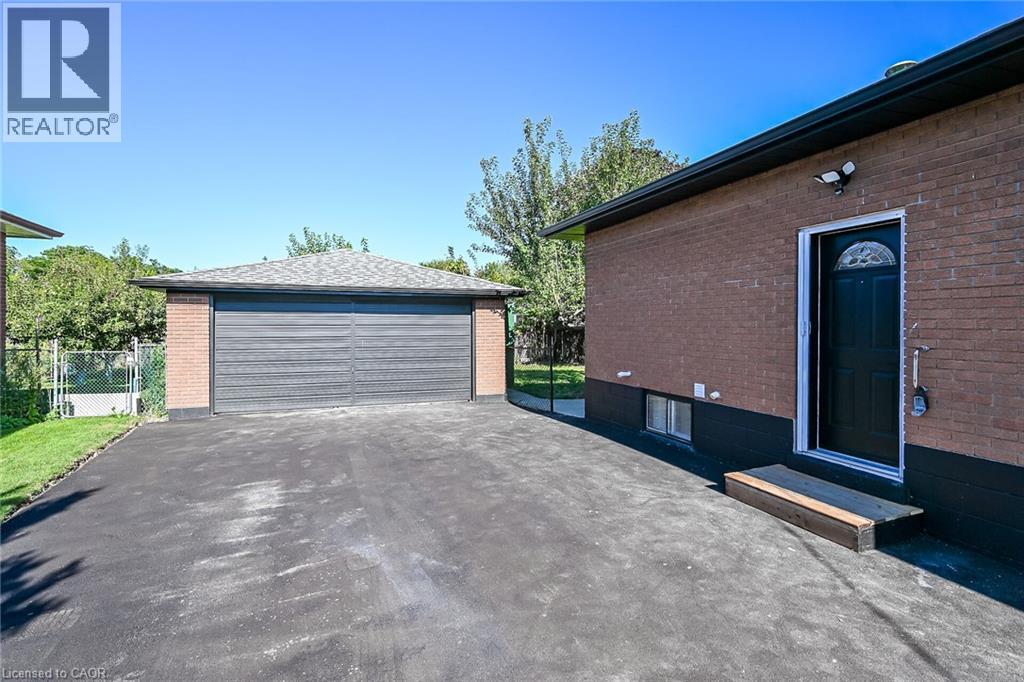 135 Nugent Drive, Hamilton, Ontario  L8H 2N3 - Photo 38 - 40859304