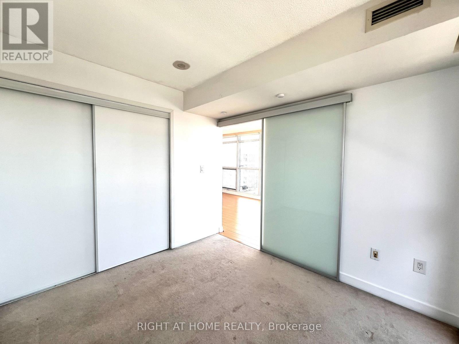 2507 - 25 Capreol Court, Toronto, Ontario  M5V 3Z7 - Photo 19 - C13732222