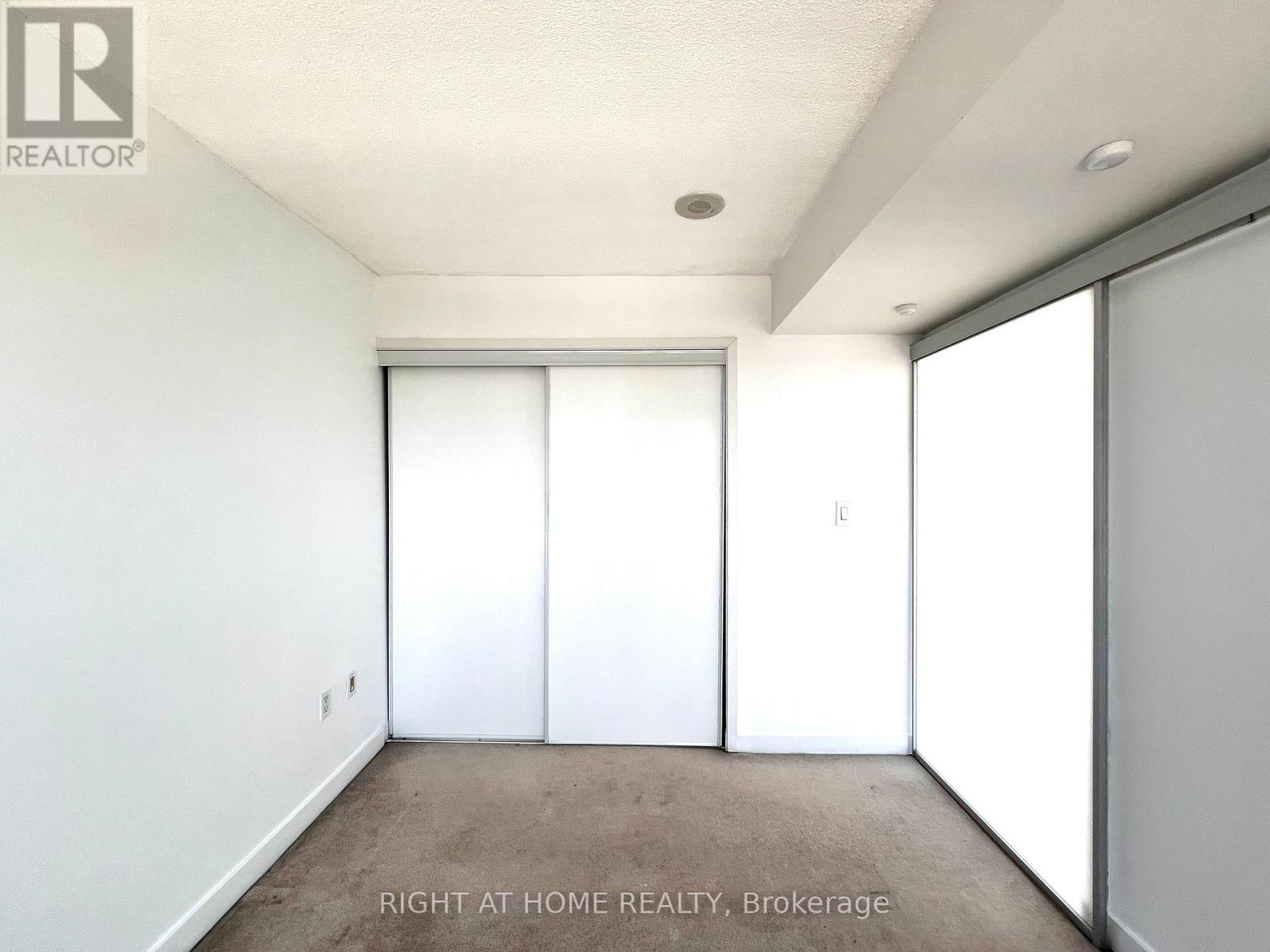 2507 - 25 Capreol Court, Toronto, Ontario  M5V 3Z7 - Photo 20 - C13732222