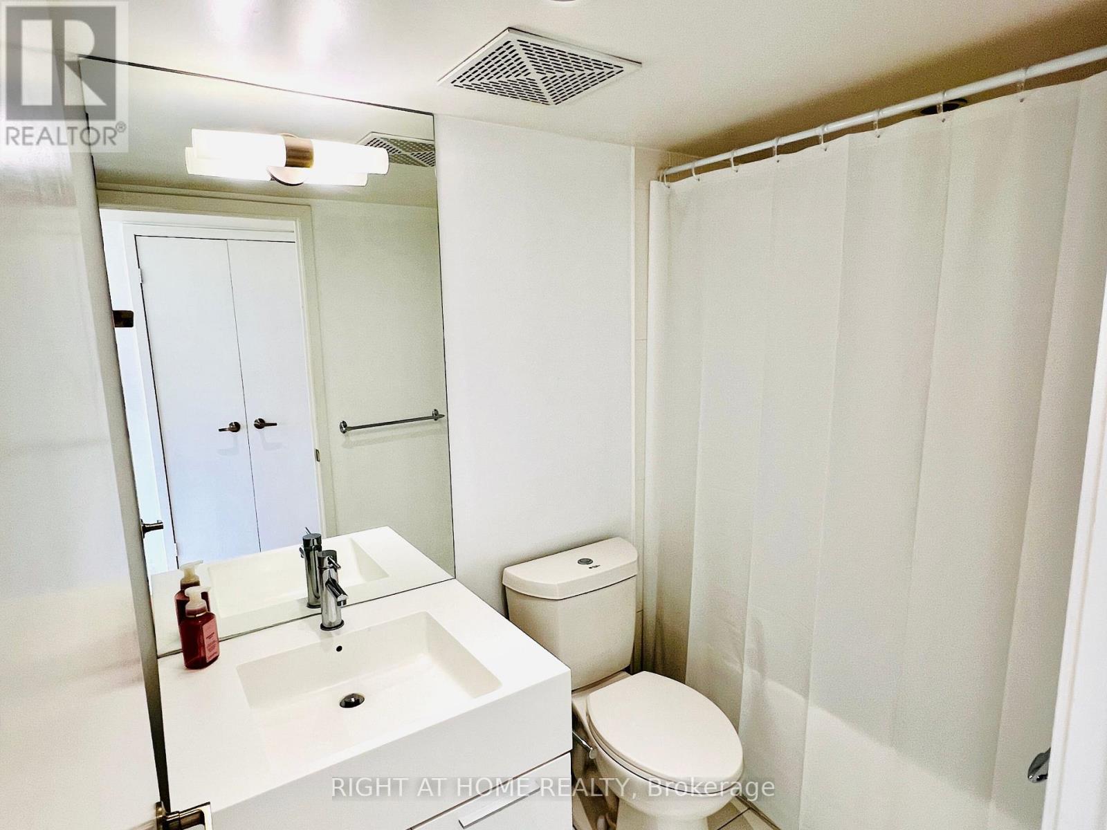 2507 - 25 Capreol Court, Toronto, Ontario  M5V 3Z7 - Photo 21 - C13732222