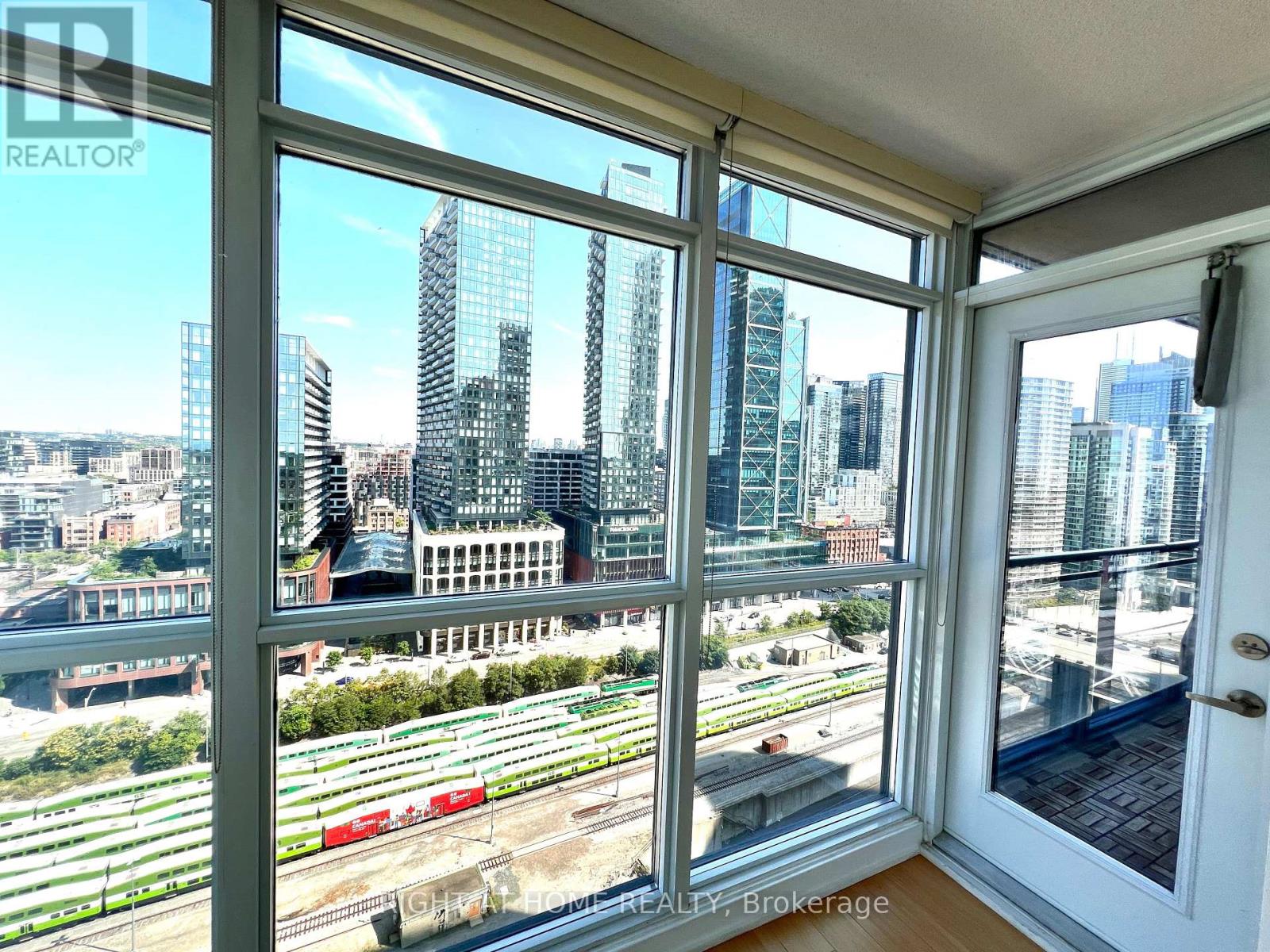 2507 - 25 Capreol Court, Toronto, Ontario  M5V 3Z7 - Photo 22 - C13732222