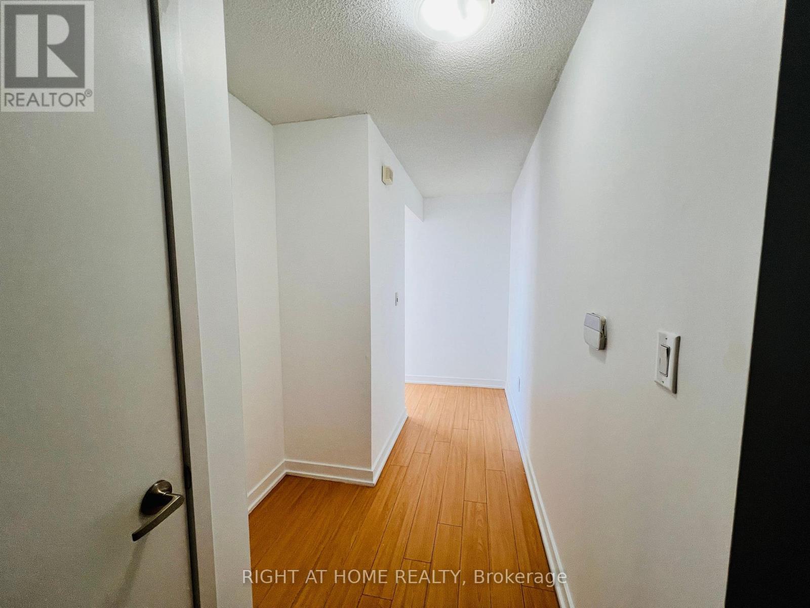 2507 - 25 Capreol Court, Toronto, Ontario  M5V 3Z7 - Photo 4 - C13732222