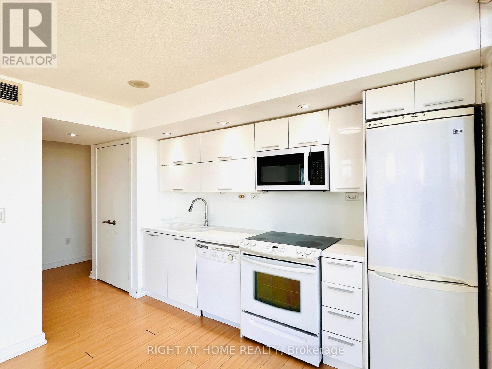 2507 - 25 Capreol Court, Toronto, Ontario  M5V 3Z7 - Photo 7 - C13732222