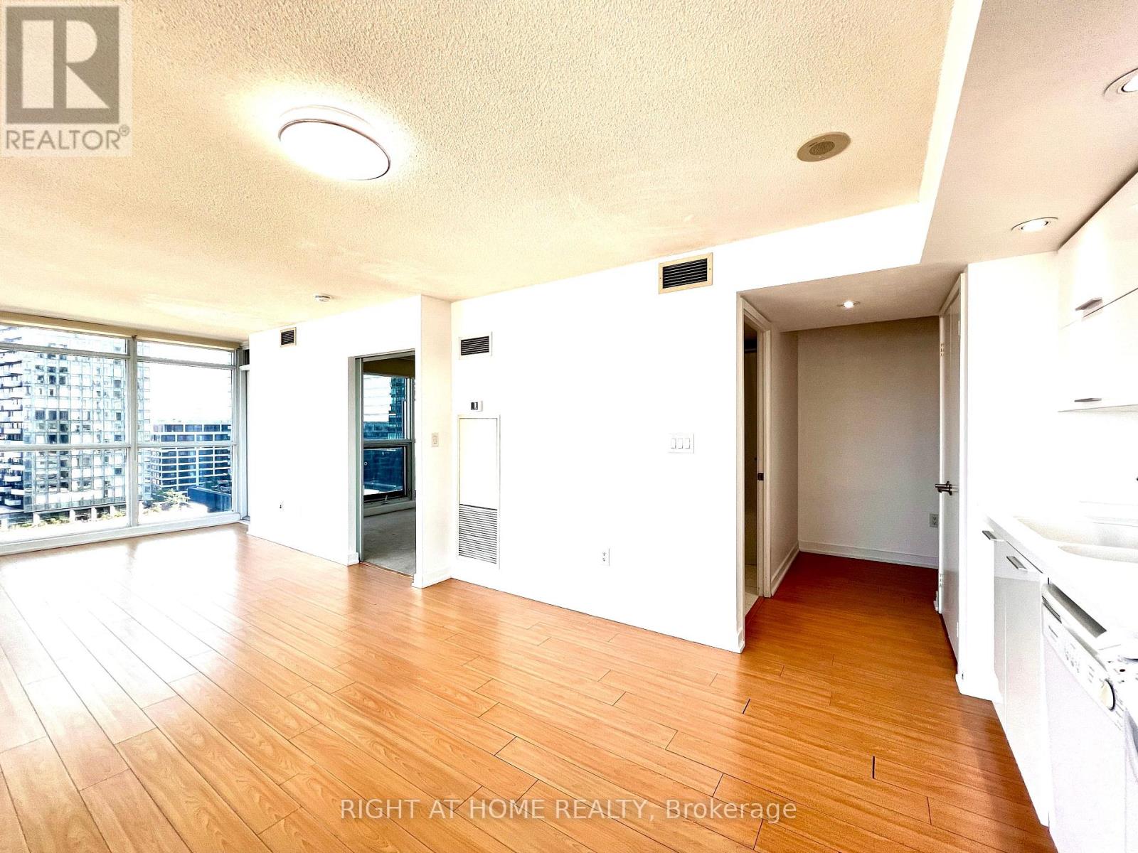 2507 - 25 Capreol Court, Toronto, Ontario  M5V 3Z7 - Photo 8 - C13732222