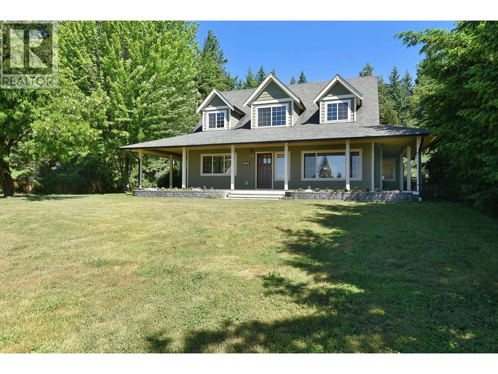 1000 Cemetery Road, Gibsons, British Columbia  V0N 1V7 - Photo 2 - R3160312