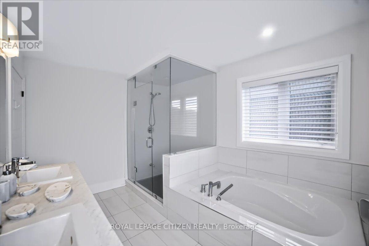 243 Ferragine Crescent, Bradford West Gwillimbury, Ontario  L3Z 4J8 - Photo 27 - N13732232