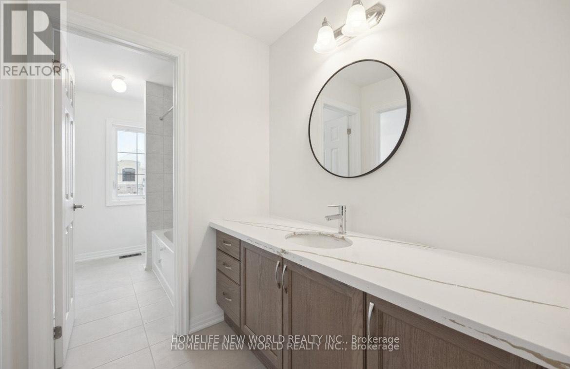 Upper 2 Floors - 10 Ken Davie Gate, Georgina, Ontario  L4P 0J5 - Photo 11 - N13732282