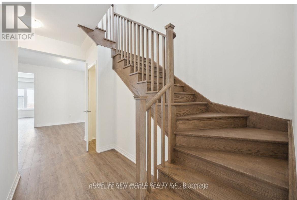Upper 2 Floors - 10 Ken Davie Gate, Georgina, Ontario  L4P 0J5 - Photo 12 - N13732282