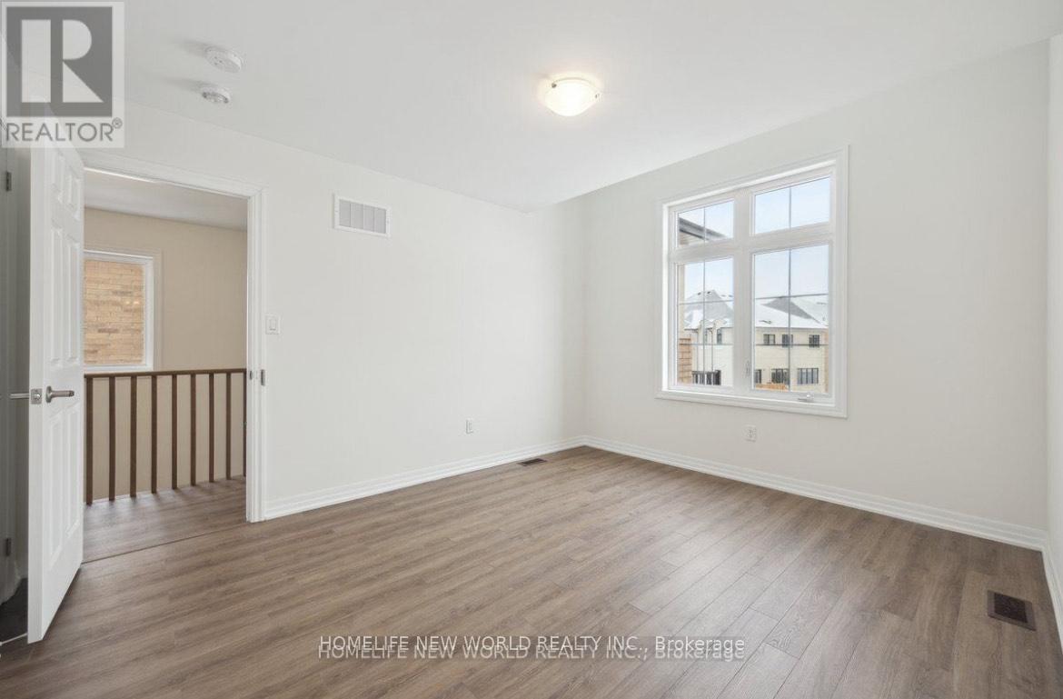 Upper 2 Floors - 10 Ken Davie Gate, Georgina, Ontario  L4P 0J5 - Photo 21 - N13732282