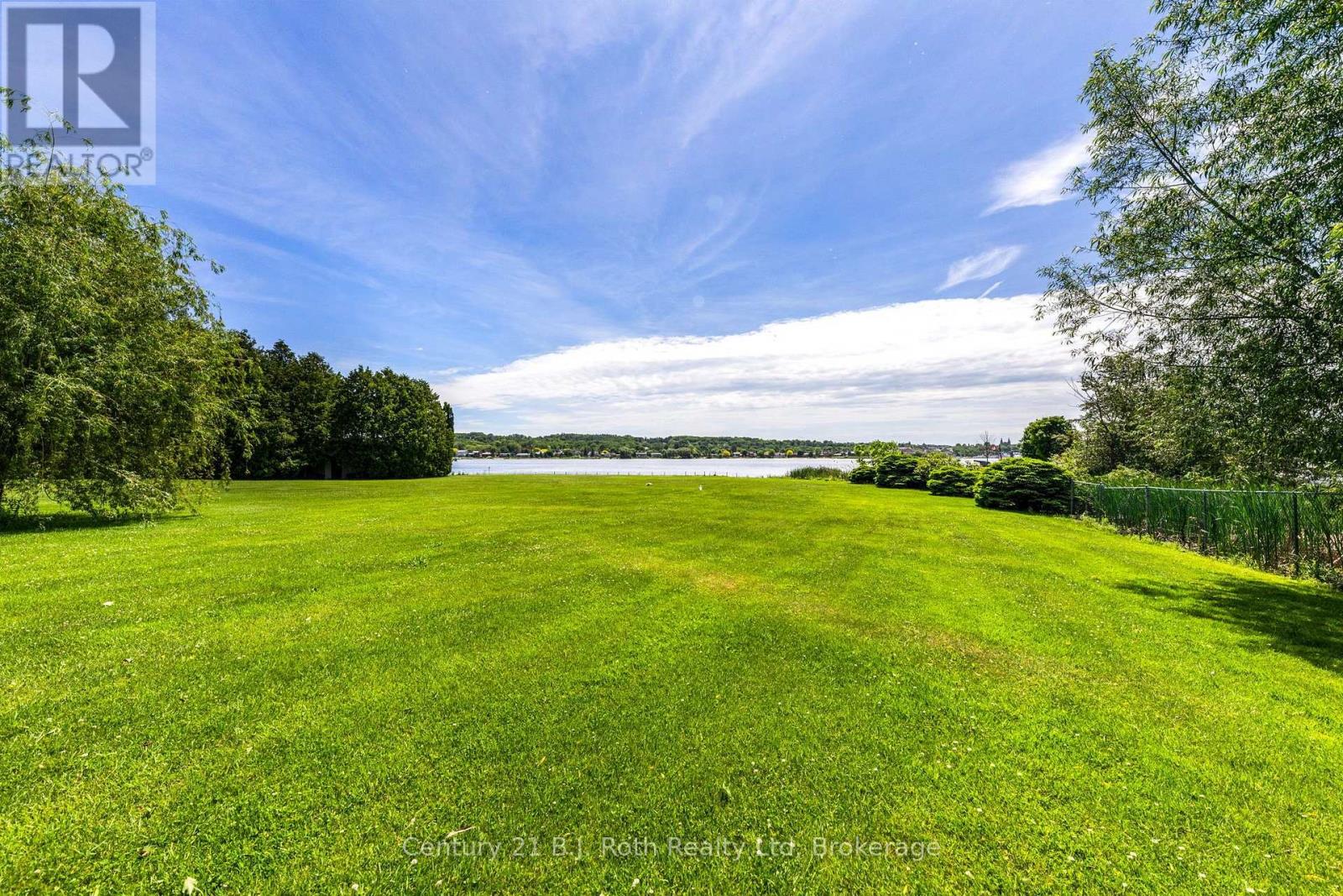 339 Champlain Road, Penetanguishene, Ontario  L9M 1S3 - Photo 12 - S13732230