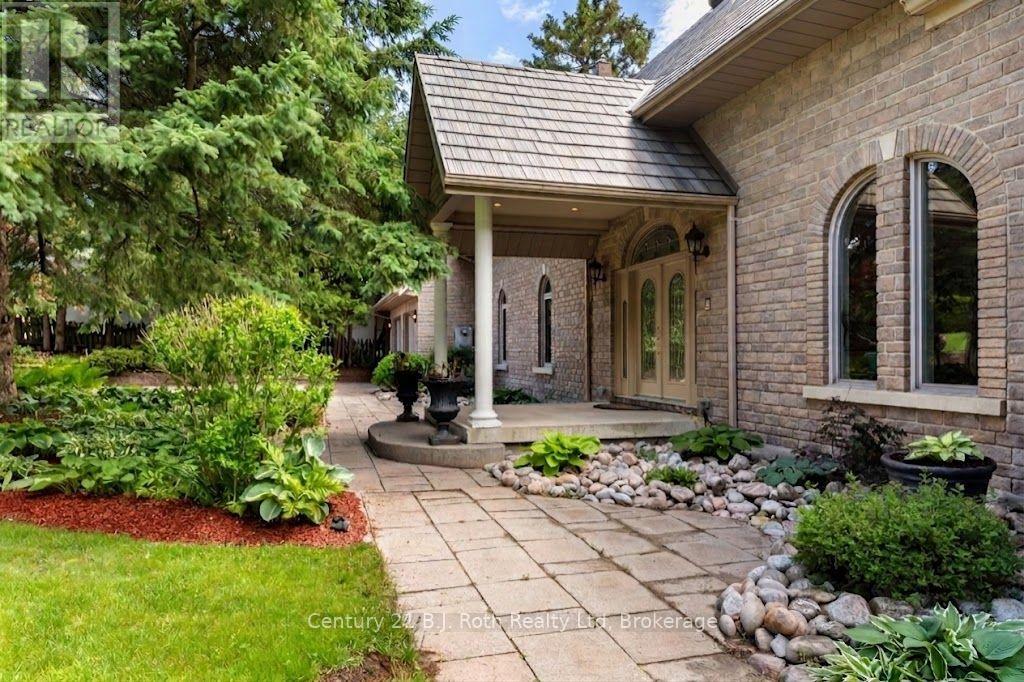 339 Champlain Road, Penetanguishene, Ontario  L9M 1S3 - Photo 4 - S13732230