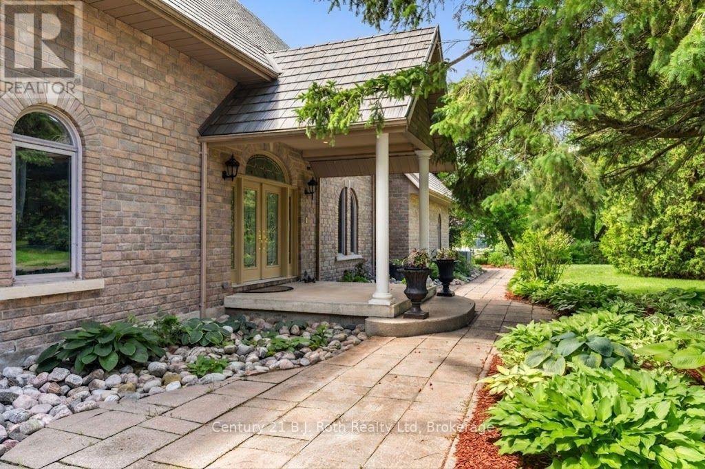 339 Champlain Road, Penetanguishene, Ontario  L9M 1S3 - Photo 5 - S13732230