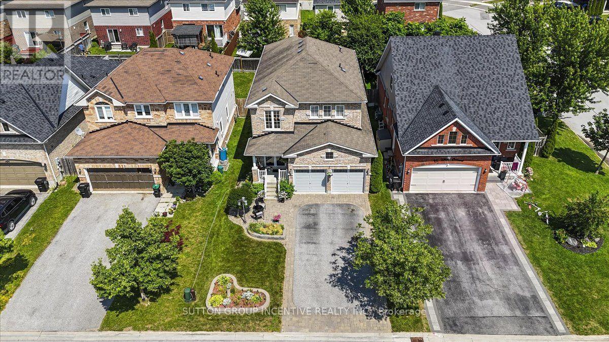 17 White Crescent, Barrie (Holly), Ontario  L4N 5Z9 - Photo 2 - S13732158