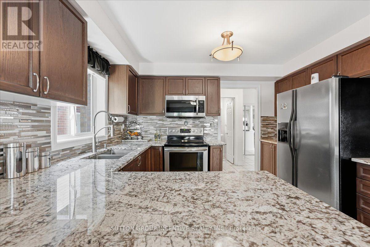 17 White Crescent, Barrie (Holly), Ontario  L4N 5Z9 - Photo 9 - S13732158