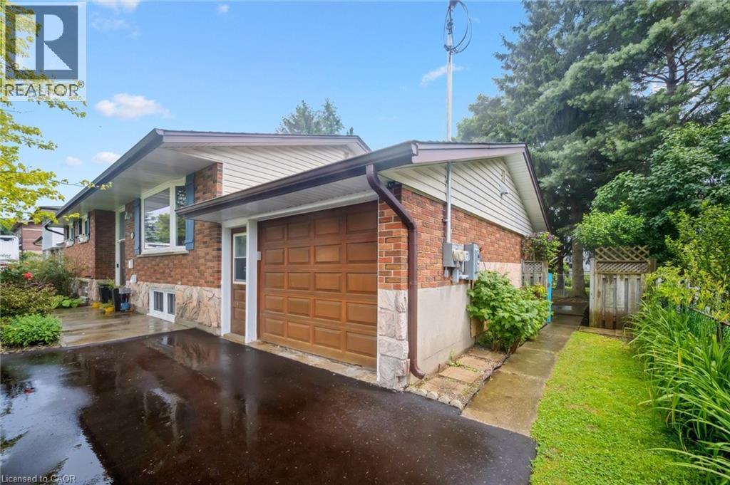 54 Schweitzer Street Unit# B, Kitchener, Ontario  N2K 1B4 - Photo 4 - 40857697