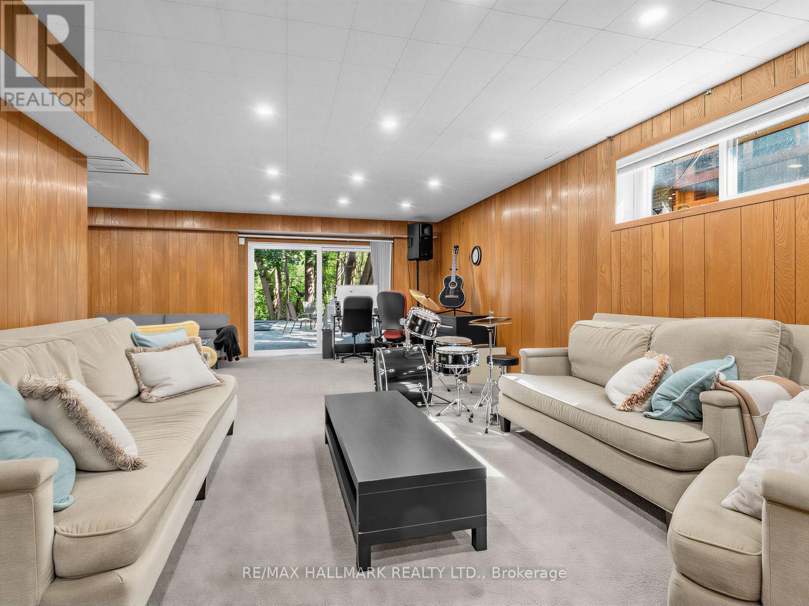 30 Medalist Road, Toronto, Ontario  M2P 1Y5 - Photo 19 - C13708282