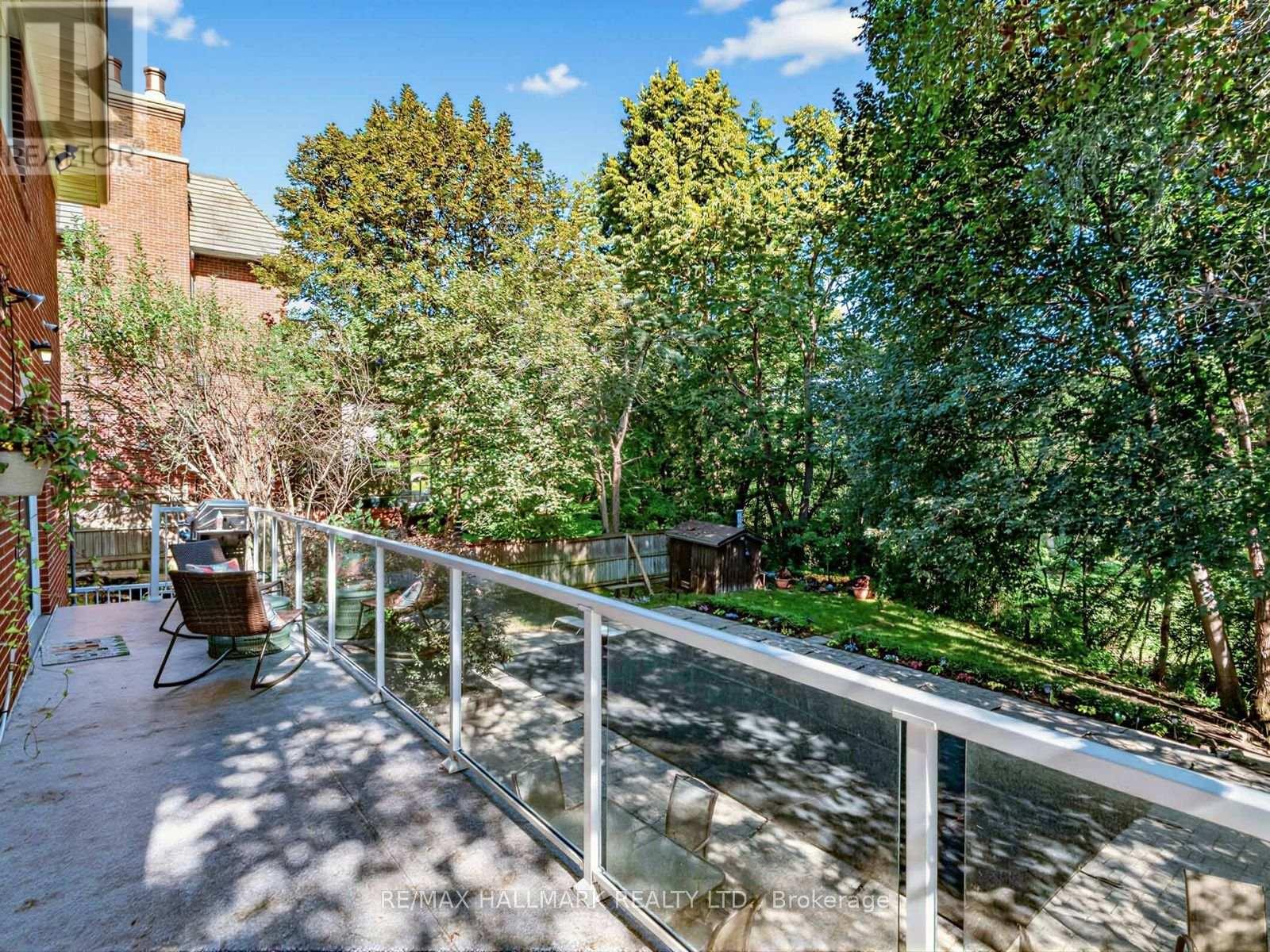 30 Medalist Road, Toronto, Ontario  M2P 1Y5 - Photo 23 - C13708282