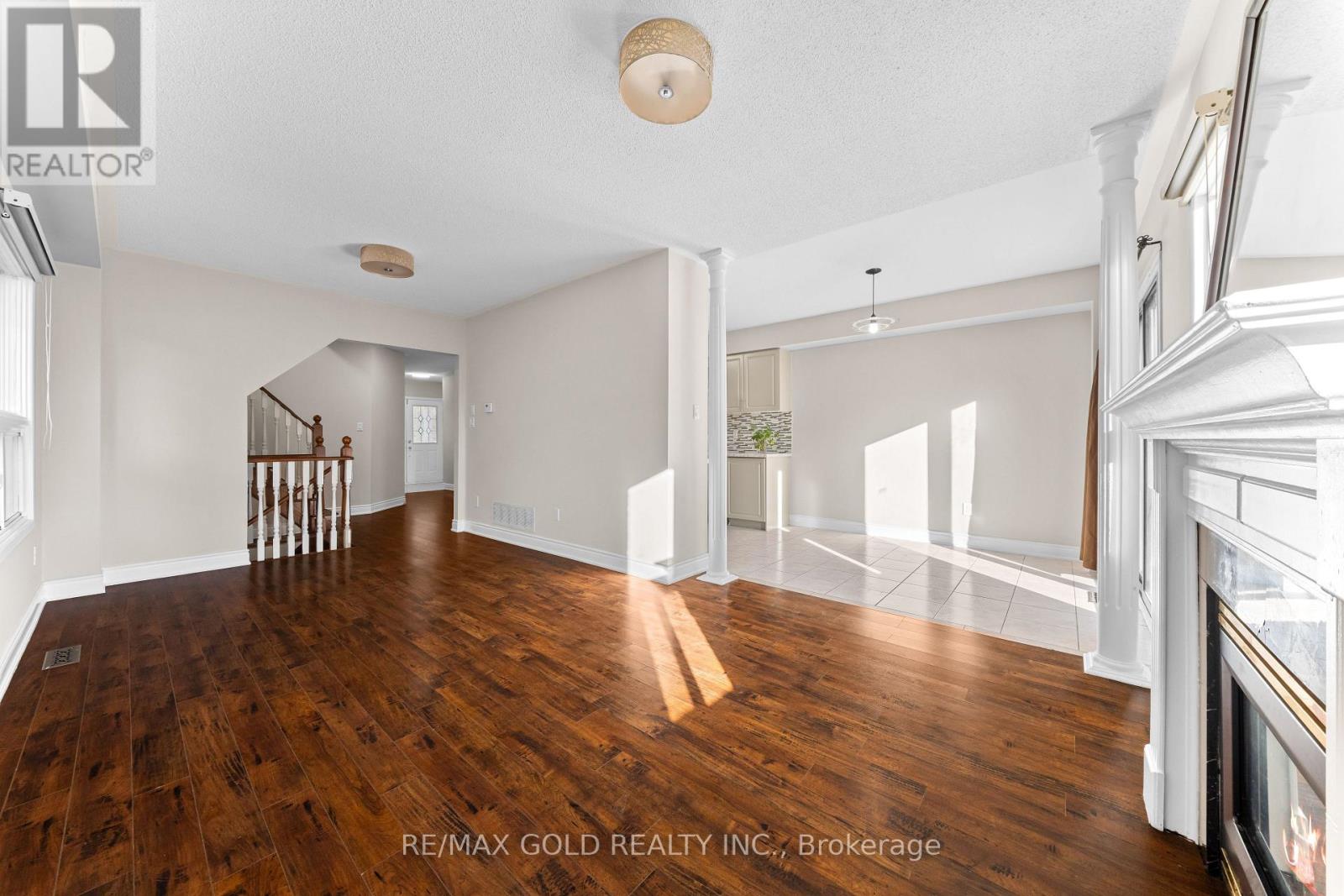 24 Alberta Terrace, Brampton, Ontario  L6R 2H8 - Photo 4 - W13732146