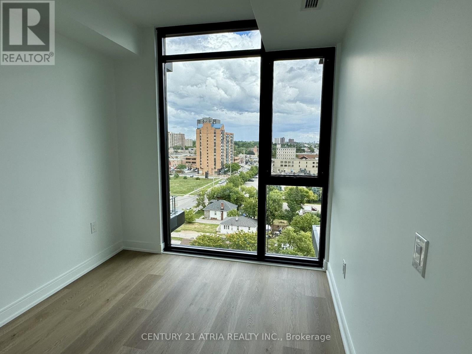 920 - 3009 Novar Road W, Mississauga, Ontario  L5B 1H7 - Photo 3 - W13732148