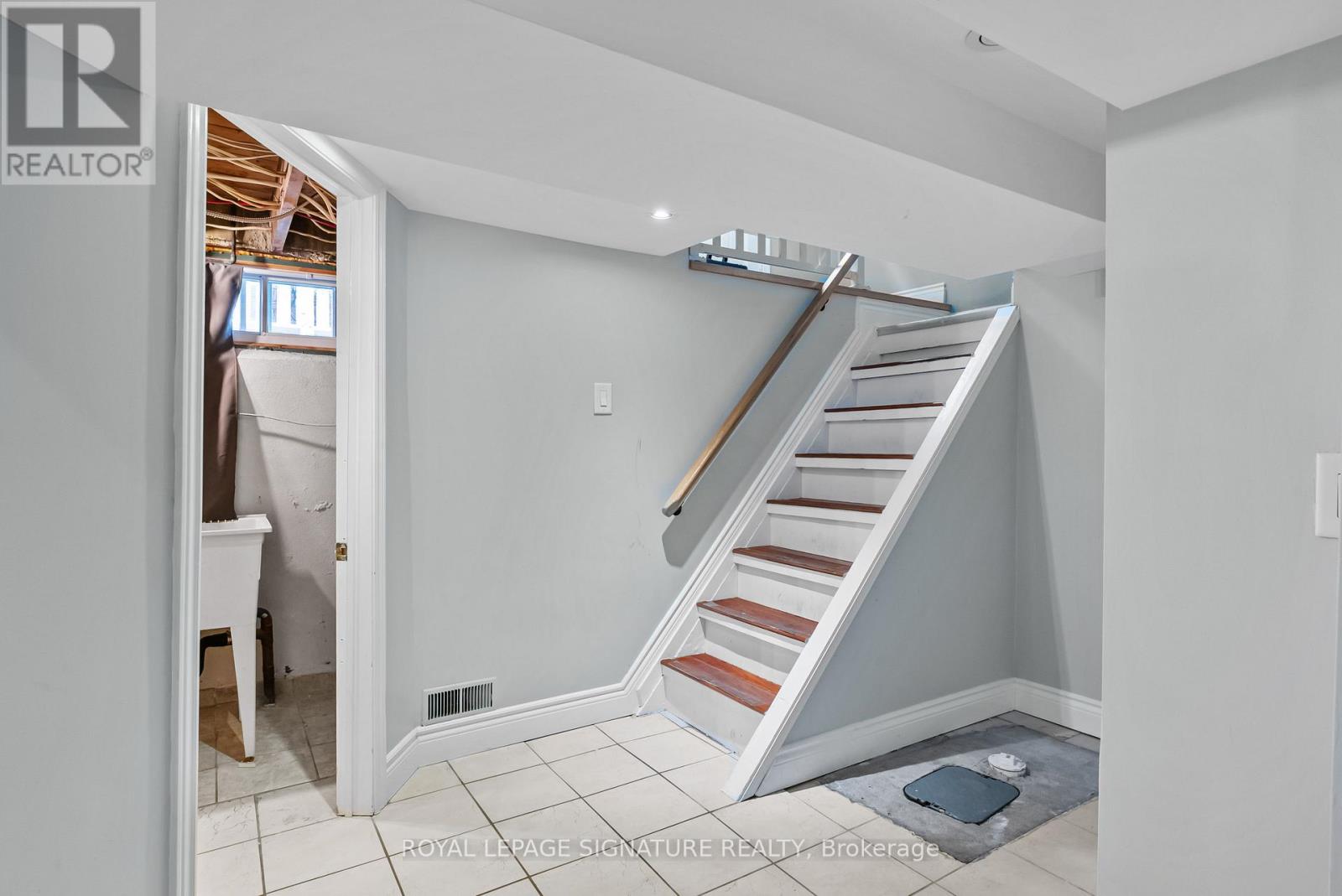 Lower - 112 Foch Avenue, Toronto, Ontario  M8W 3Y1 - Photo 13 - W13732162